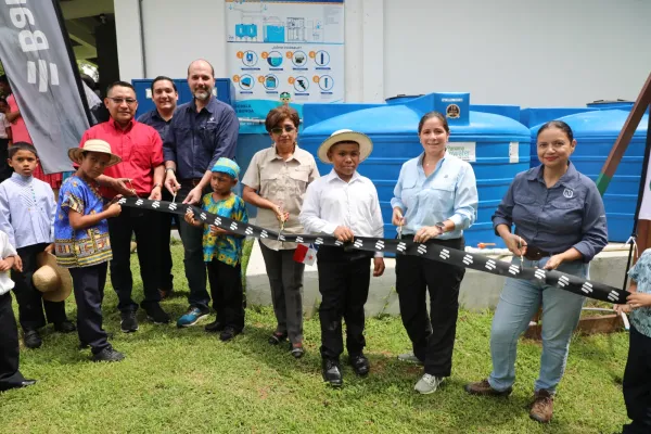 <p>Ciudad de Panamá, noviembre de 2025 — Fundación Natura participó en el Primer Congreso Nacional de Agroturismo: “Turismo Sostenible con Identidad Rural”, que se desarrolló del 19 al 21 de noviembre en Antón, provincia de Coclé. Este encuentro reunió a expertos, productores, organizaciones y actores del sector turismo para fortalecer las capacidades del agroturismo en [&hellip;]</p>