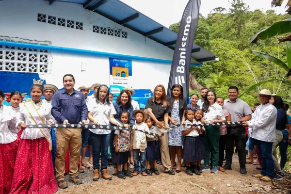 Ciudad de Panamá, julio de 2025 – En un paso significativo hacia la sostenibilidad hídrica y la educación ambiental, Banistmo y el Canal de Panamá (ACP), en alianza con Fundación Natura, inauguraron el primer sistema de cosecha de agua en el Centro Escolar Bajo Bonito, ubicado en la Subcuenca del Cirí Grande y Trinidad, que [&hellip;]