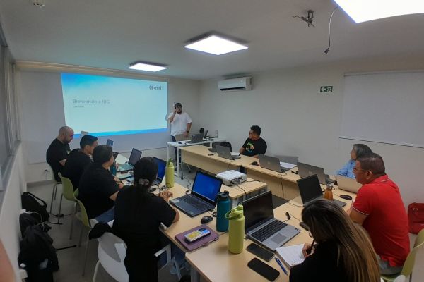 <p>En una demostración más de su compromiso con la conservación del ambiente y el desarrollo sostenible, la Fundación Natura ha desempeñado un papel destacado en la reciente Reunión Anual de la Comunidad de Práctica de Entidades de Acceso Directo (CPDAE) al Fondo de Adaptación (FA) y Fondo Verde del Clima (GCF). La CPDAE, establecida formalmente [&hellip;]</p>