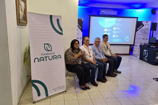 <p>Ciudad de Panamá, septiembre 2025 — Fundación Natura participó en el Sexto Encuentro Nacional de Desarrollo Sostenible (ENADES 2025), celebrado en el Club David, provincia de Chiriquí, presentando el panel “Soluciones Basadas en la Naturaleza (SbN) como medidas para la protección de la biodiversidad aplicada a la gestión de los territorios”. Este espacio, desarrollado en [&hellip;]</p>