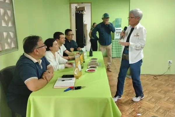 <p>Ciudad de Panamá, marzo 2026 —&nbsp;El 19 de marzo de 2026 se realizó una visita de alto nivel que reafirma el compromiso internacional con el fortalecimiento de una caficultura sostenible y trazable en Panamá. La jornada contó con la participación del Sr. Emanuel Pitto, funcionario con sede en Bruselas, y la Sra. Sarah Galea, representante [&hellip;]</p>