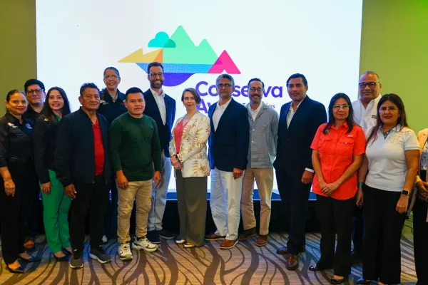 <p>Ciudad de Panamá, noviembre de 2025 — Fundación Natura participó en el Primer Congreso Nacional de Agroturismo: “Turismo Sostenible con Identidad Rural”, que se desarrolló del 19 al 21 de noviembre en Antón, provincia de Coclé. Este encuentro reunió a expertos, productores, organizaciones y actores del sector turismo para fortalecer las capacidades del agroturismo en [&hellip;]</p>