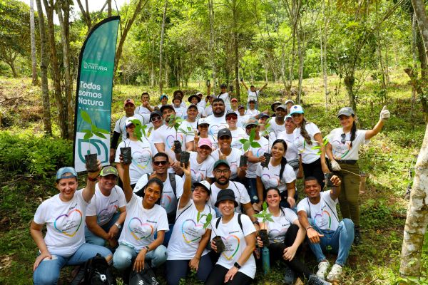 <p>La historia de éxito de Carlos y su finca sostenible gracias a la Fundación Natura. En un mundo donde la sostenibilidad y la conservación del medio ambiente son imperativas, la Fundación Natura se enorgullece de compartir una inspiradora historia de transformación a través del Fondo FIDECO y la economía circular. Conozcan la historia de Carlos, [&hellip;]</p>