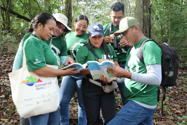 <p>Como parte de su compromiso con la formación de líderes ambientales y el fortalecimiento de capacidades en las comunidades de la Cuenca Hidrográfica del Canal de Panamá, Fundación Natura desarrolló un taller de introducción a los drones y a las ciencias espaciales dirigido a estudiantes del Bachillerato Agropecuario del Instituto Profesional y Técnico (IPT) de [&hellip;]</p>