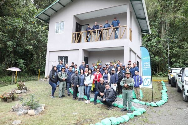 <p>El Parque Internacional La Amistad (PILA), una joya natural compartida entre la República de Panamá y la República de Costa Rica, celebró un hito significativo con la inauguración de la nueva Casa de Guardaparques en el sector Pacífico, gracias a la generosa contribución de la Fundación Natura a través del Fondo FIDECO. Este evento marca [&hellip;]</p>