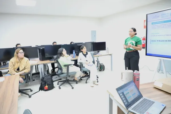 <p>Sistemas silvopastoriles, manejo eficiente del agua y conservación de fuentes hídricas forman parte de las estrategias implementadas para fortalecer la productividad y la resiliencia de las fincas en Garachiné, Darién. Antonio Bonilla Santos, hombre del campo y productor ganadero del área de Garachiné, en Darién, recuerda con orgullo y buen ánimo los obstáculos a los [&hellip;]</p>